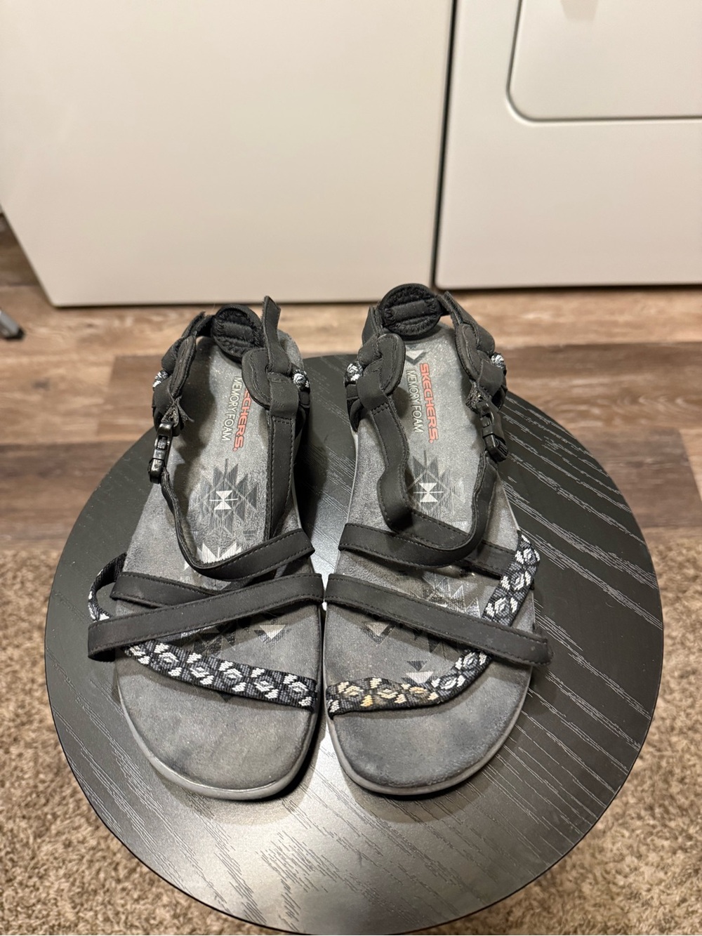 Skechers Reggae Black Strappy Patterned Webbing Sandals for Women SZ 7